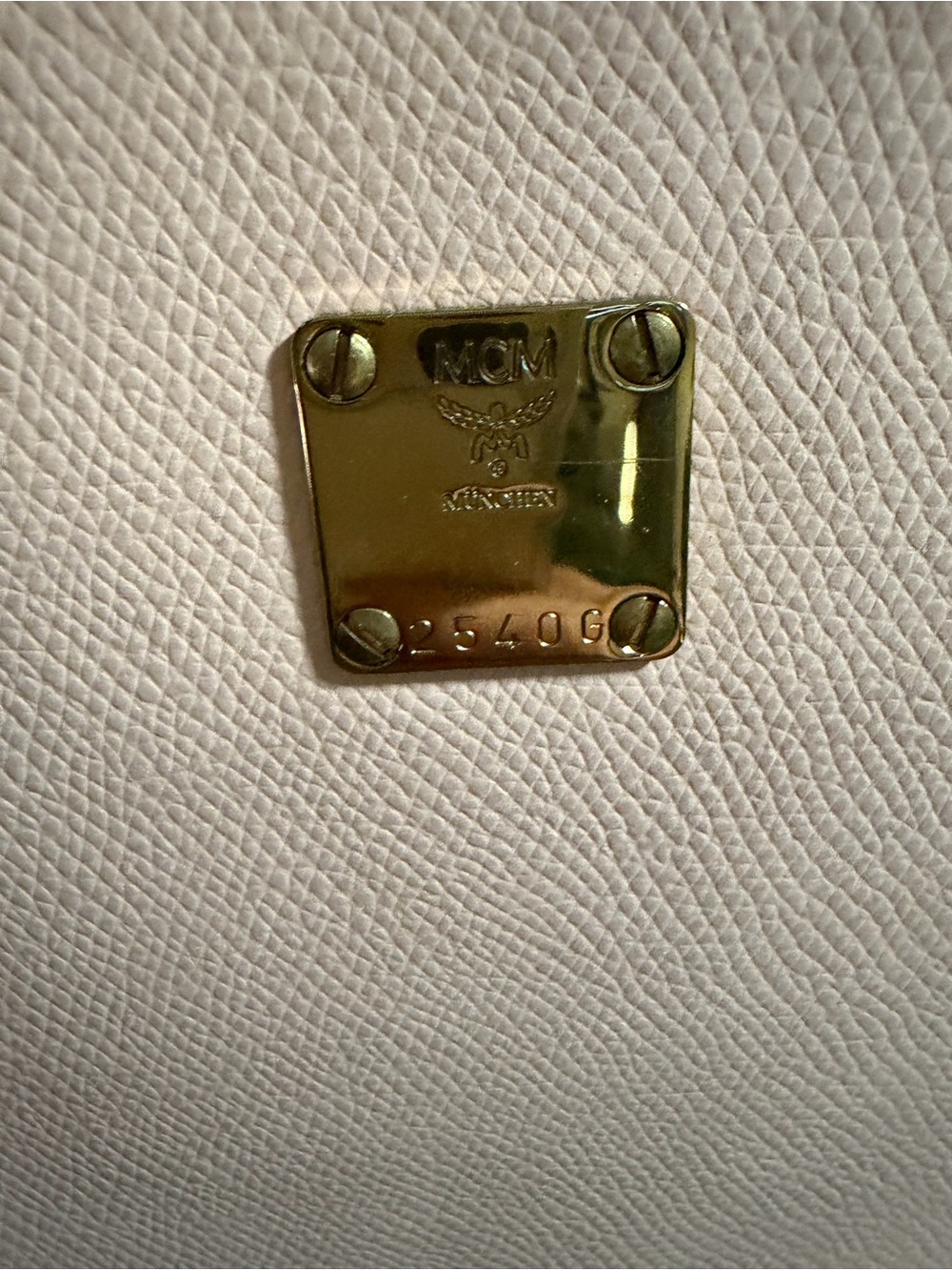 MCM Light peach / pink toned Bag with Gold Chain Details - Picture 2 of 8